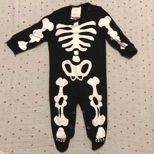 Skeleton onesie BLK/WHT soft!